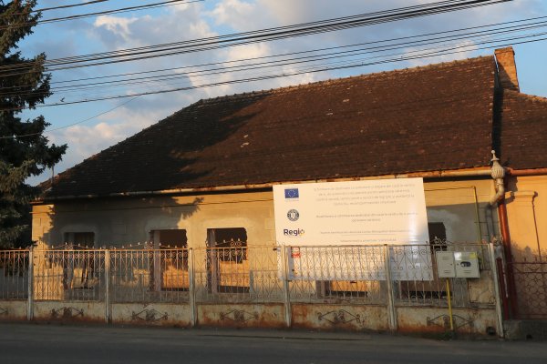 Einstöckiges Sozialzentrum in Târnăveni.