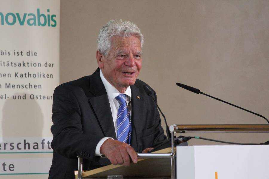 Former Federal President Joachim Gauck gave the keynote speech at the ceremony to mark the 30th anniversary of Renovabis.<br><small class="stackrow__imagesource">Source: Renovabis </small>