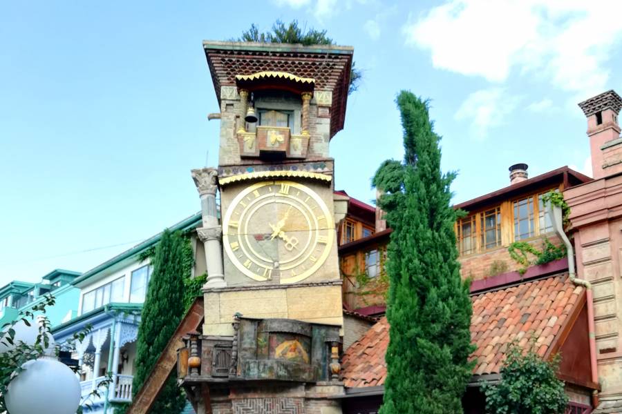 Der Turm des Theaters in Tiflis