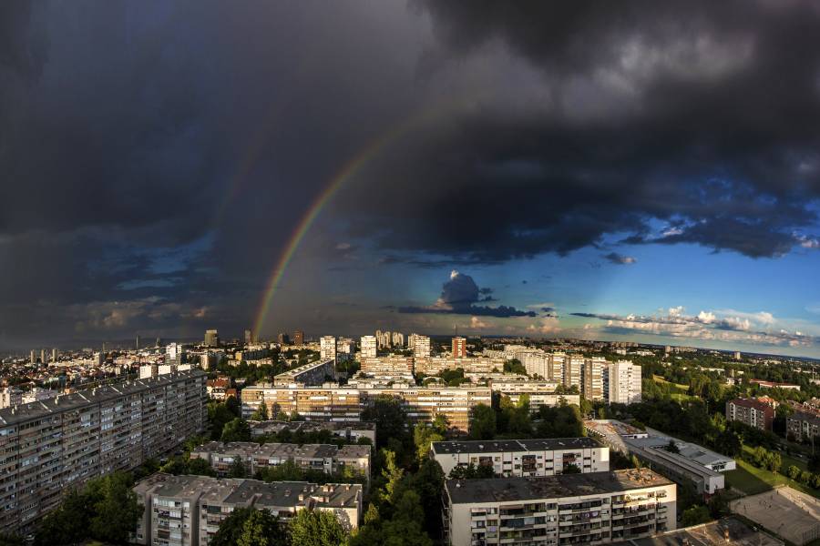 Zagrebs Stadtteil Srednjaci mit Regenbogen