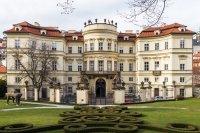 Die Deutsche Botschaft in Prag