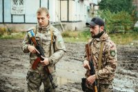 Junge Soldaten in Donezk