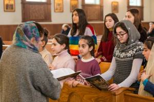 Assyrisch-chaldäische Christinnen beim Gebet.