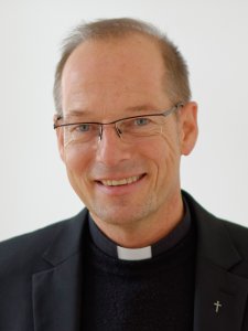 Renovabis-Hauptgeschäftsführer Pfarrer Dr. Christian Hartl