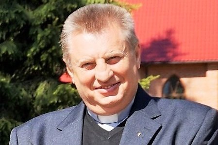 Pfarrer Petro Zharkovskyi im Portrait.