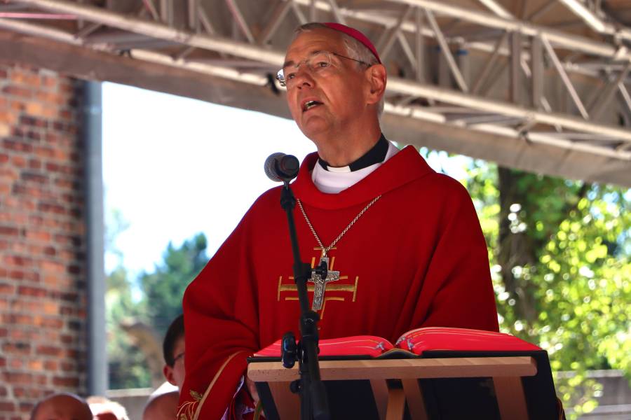 Erzbischof em. Ludwig Schick während des Gedenkgottesdienstes für Maximilian Kolbe