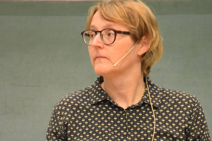 Dr. Maria-Luise Schneider ist stellvertretende Direktorin der Katholischen Akademie in Berlin und zuständig für das Themenfeld Politik & Gesellschaft. Sie moderierte das Abschlusspodium am letzten Kongresstag.<br><small class="stackrow__imagesource">Quelle: Renovabis </small>