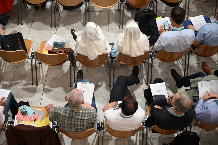 Blick ins Auditorium: mehr als 200 Teilnehmerinnen und Teilnehmer nahmen am Internationalen Kongress in der Hochschule für Philosophie in München teil.<br><small class="stackrow__imagesource">Quelle: Renovabis </small>