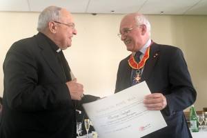 Dr. Gerhard Albert, Geschäftsführer bei Renovabis, wurde am 20. Juni 2017 der Gregoriusorden verliehen.