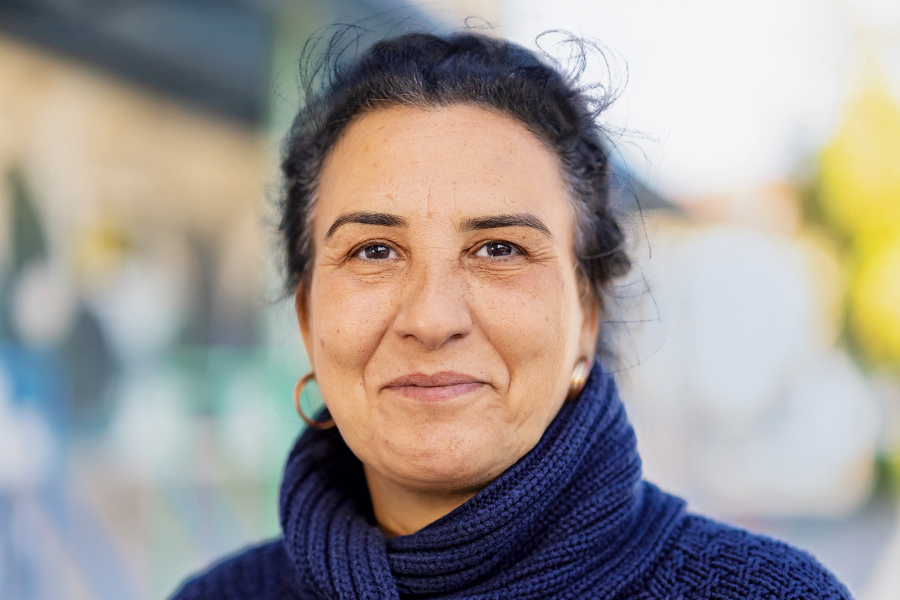 Elena, die Frau auf dem Aktionsplakat von Renovabis, setzt auf Bildung für ihre Enkel.<br><small class="stackrow__imagesource">Quelle: Achim Pohl </small>