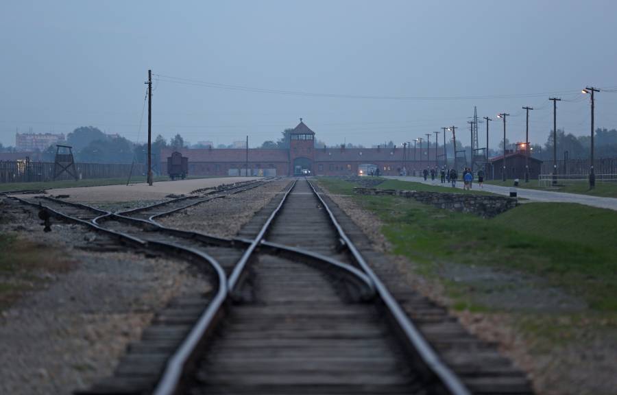 Schienen für Deportationszüge nach Auschwitz