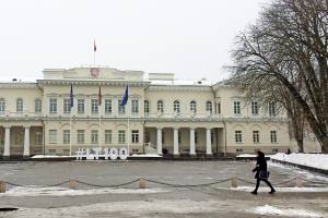 Präsidentenpalast in Vilnius, Litauen, mit Hashtag zum 100. Geburtstag der ersten litauischen Republik